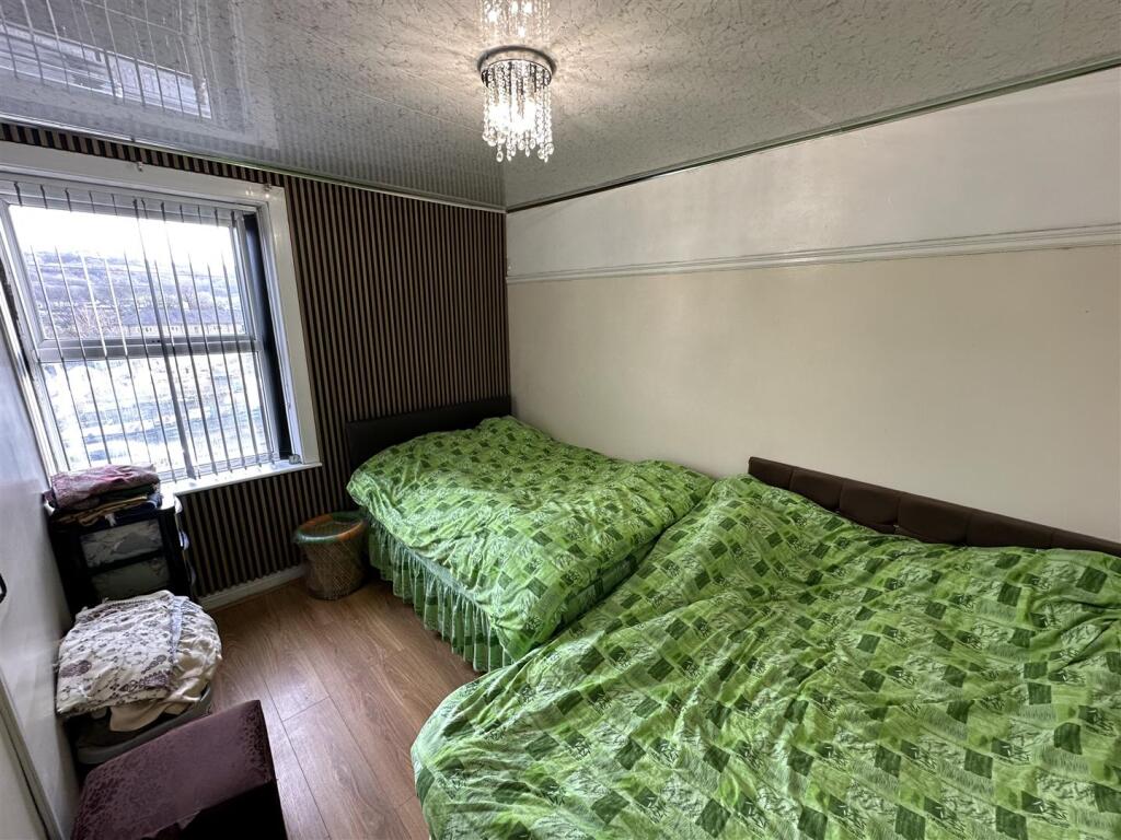 Additional image 14 of Selborne Grove, Keighley