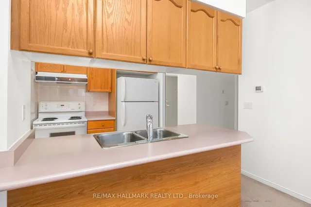 Additional image 11 of 909 Bay St Unit 709