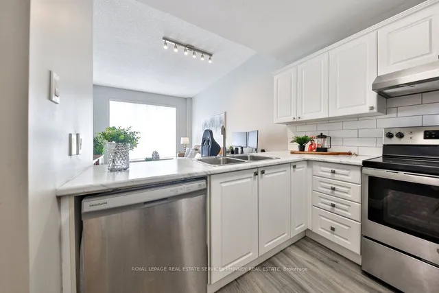 Additional image 8 of 4198 Dundas St Unit 102