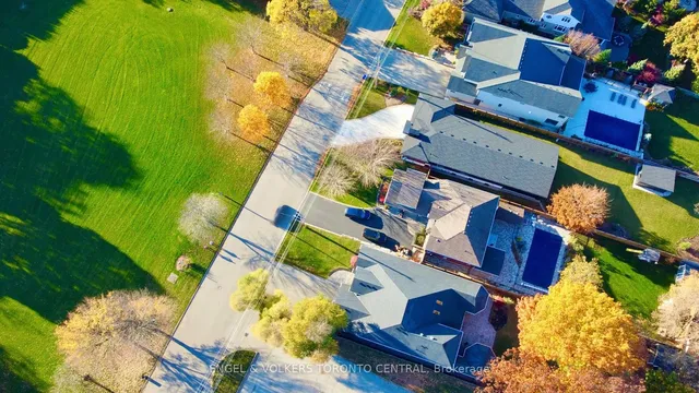 Additional image 37 of 319 Henderson Rd