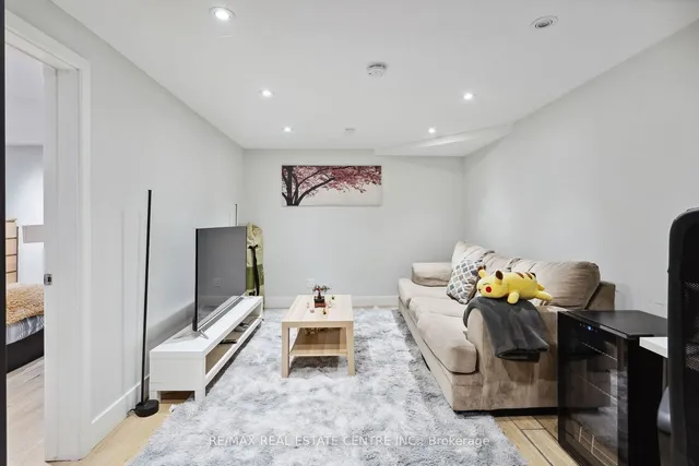 Additional image 38 of 34 Salisbury Circ