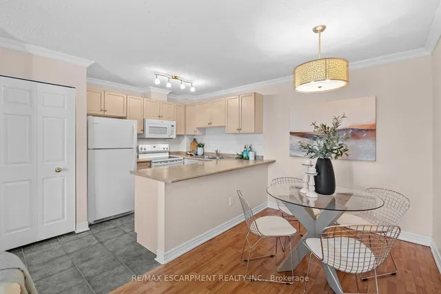 Additional image 6 of 4140 Foxwood Dr Unit 205