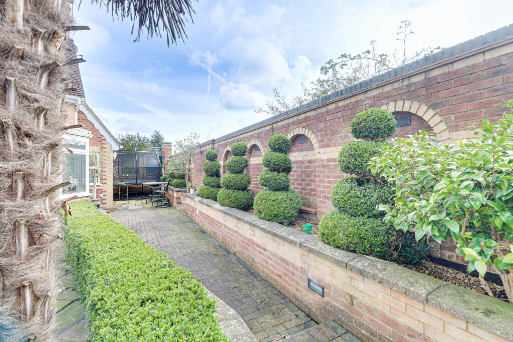 Additional image 22 of Gordons Walk, Harpenden, Hertfordshire, AL5