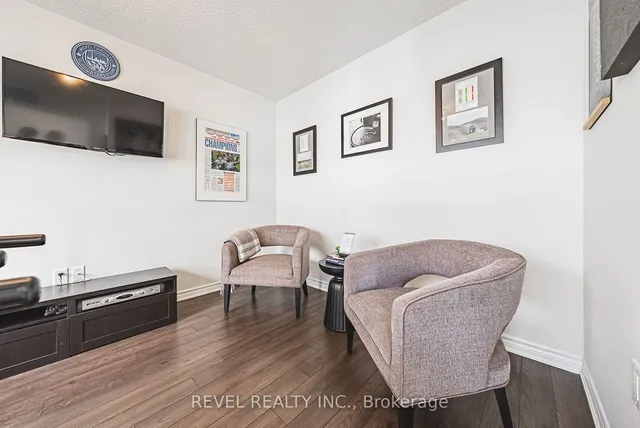 Additional image 31 of 19 Tight Crt