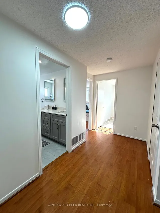 Additional image 29 of 864 Laurier Ave