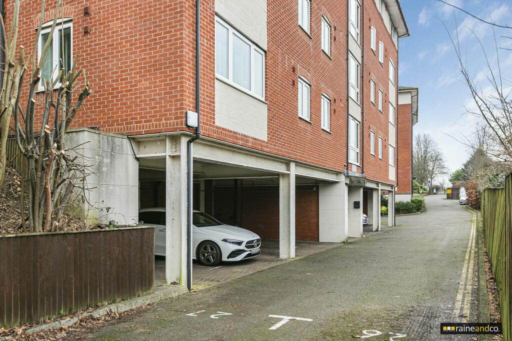 Additional image 11 of York House, North Drive, Old Hatfield