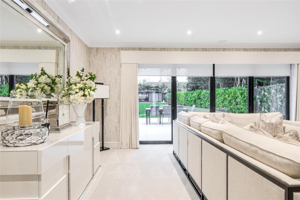 Additional image 15 of Meadow Way, Farnborough Park