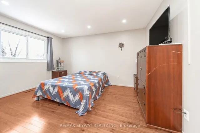 Additional image 23 of 50 Festoon Pl