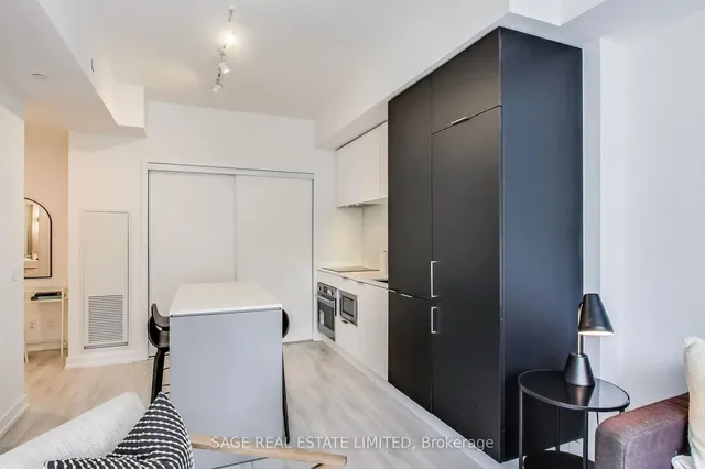 Additional image 24 of 33 Helendale Ave Unit 816