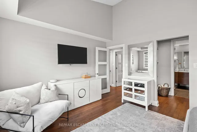 Additional image 15 of 3230 New St Unit 3