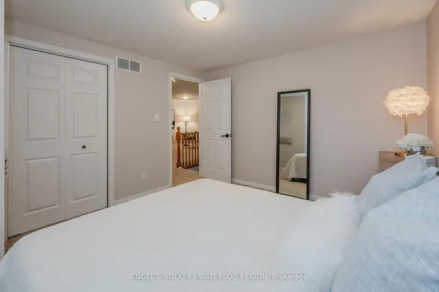 Additional image 32 of 38 Candle Cres