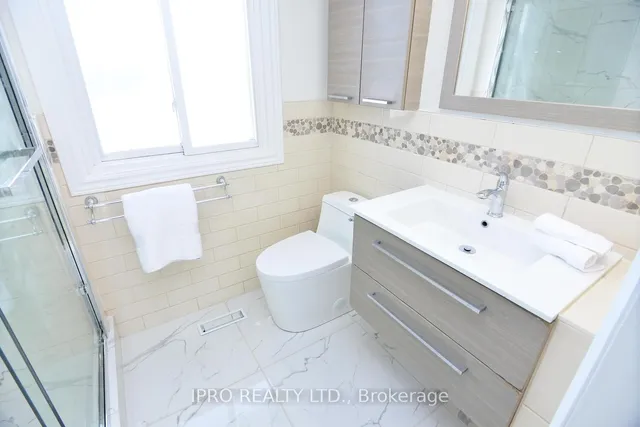 Additional image 28 of 14 Paramount Pl