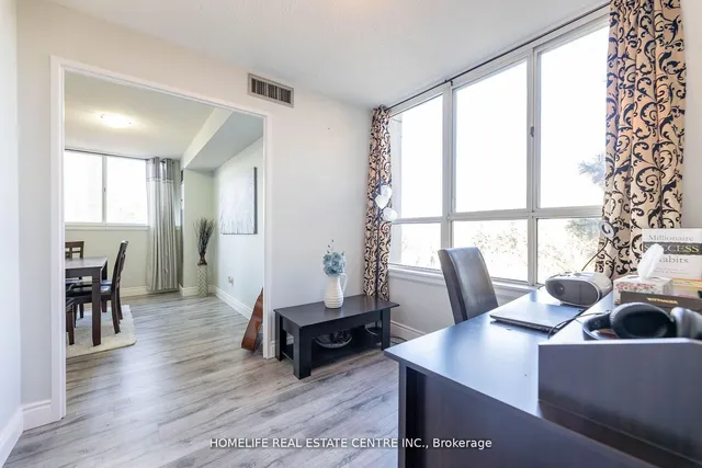 Additional image 29 of 3700 Kaneff Cres Unit 411