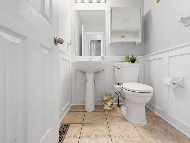 Additional image 16 of 19 Maple Beach Cres