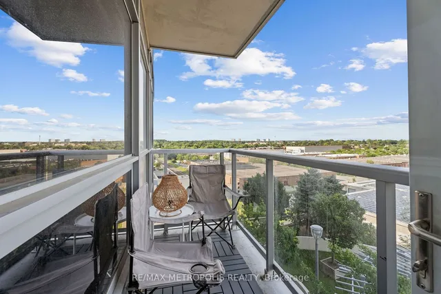 Additional image 13 of 135 Village Green Sq Unit 816