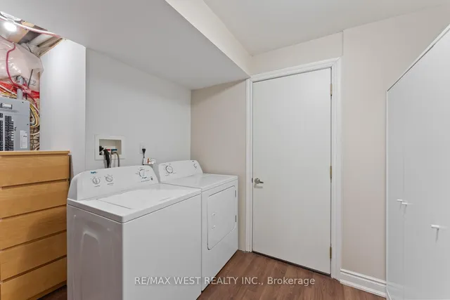 Additional image 38 of 33 Lone Rock Circ