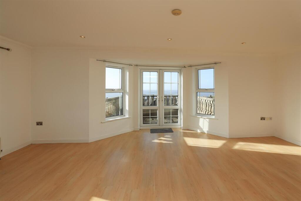 Additional image 4 of 10, Y Graig, Ogmore By Sea, Vale Of Glamorgan, CF32 0QN