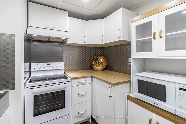 Additional image 29 of 59 Vanguard Dr