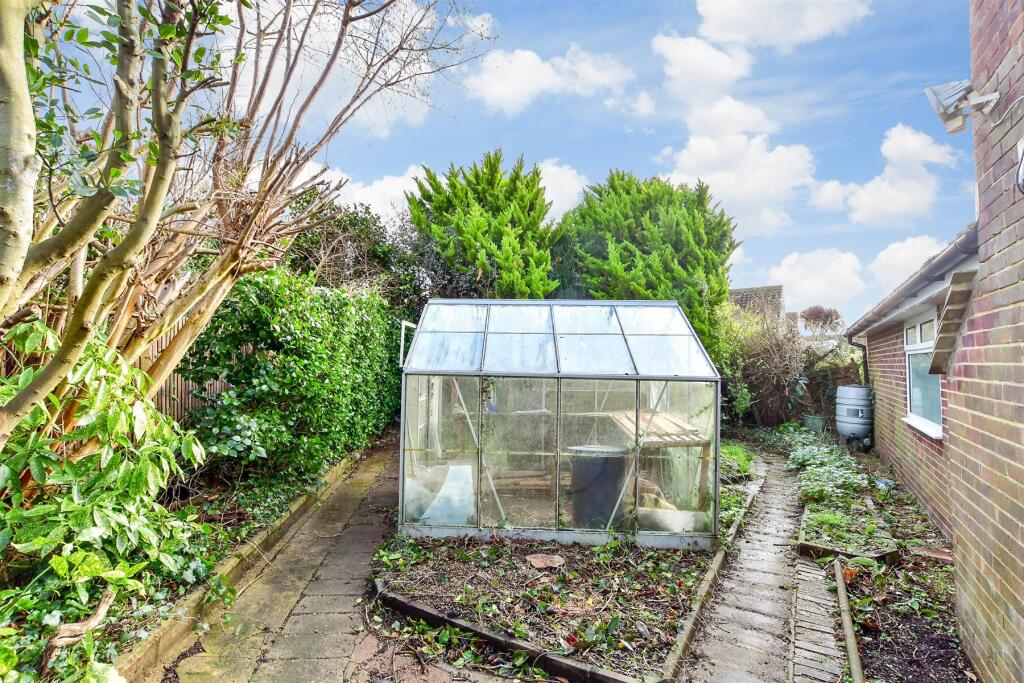 Additional image 3 of Whiteways Close, Littlehampton, West Sussex
