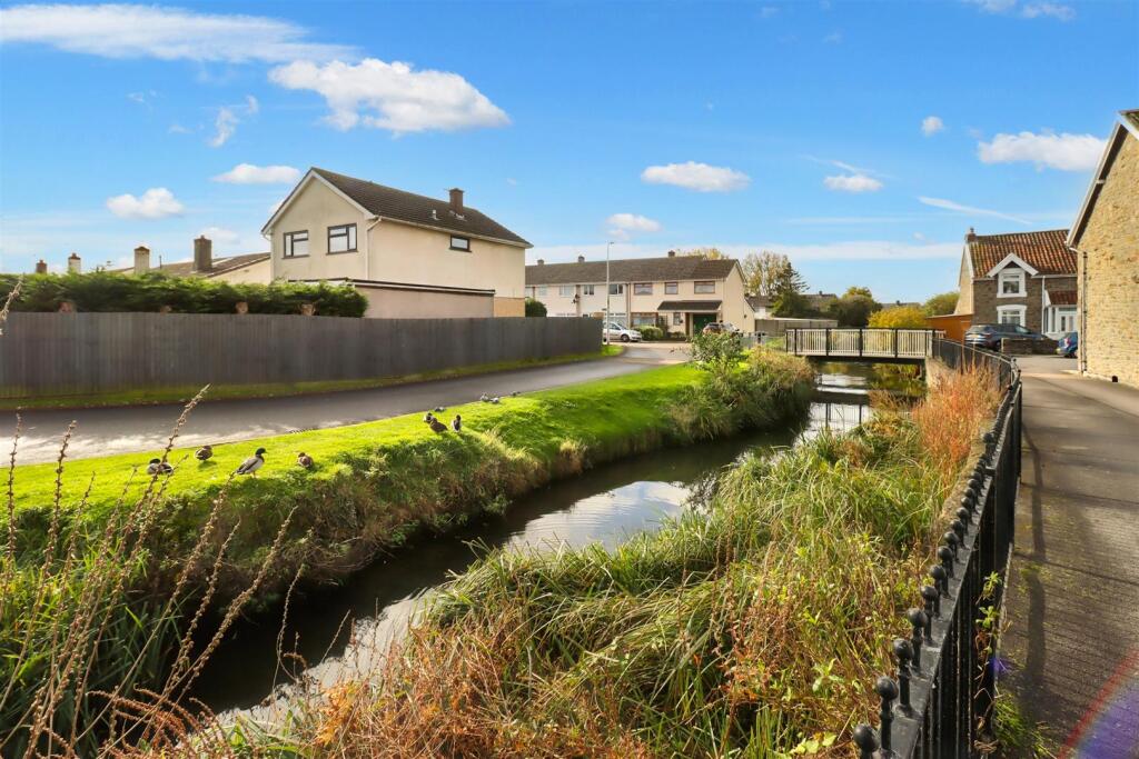 Additional image 17 of Close to Clevedon Town Centre