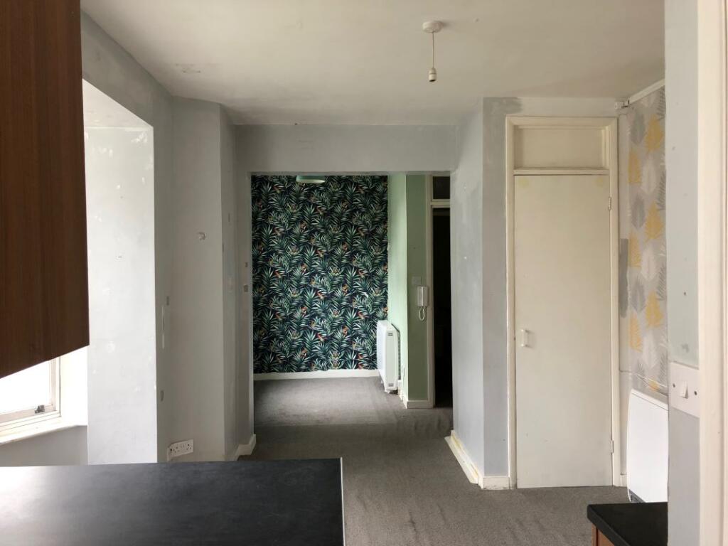 Additional image 9 of Flat 5, 14 Park Crescent, Worthing, West Sussex, BN11 4AH