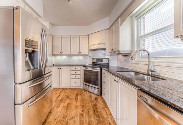 Additional image 9 of 94 Sophia Cres