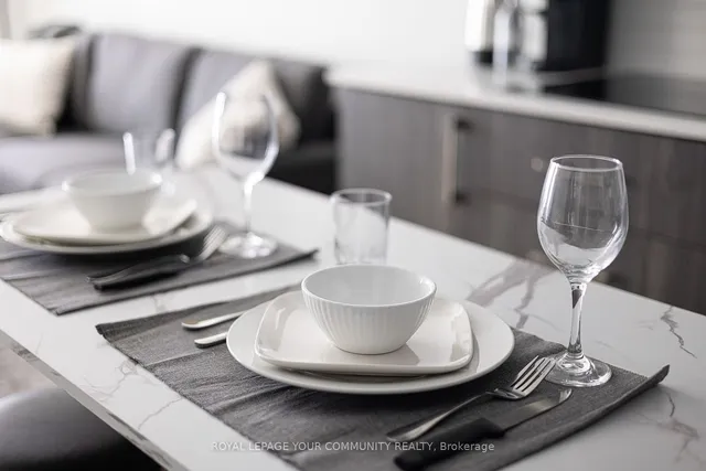 Additional image 18 of 27 Bathurst St Unit 517W