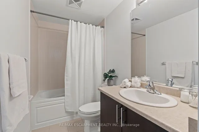 Additional image 26 of 1200 Main St Unit 102