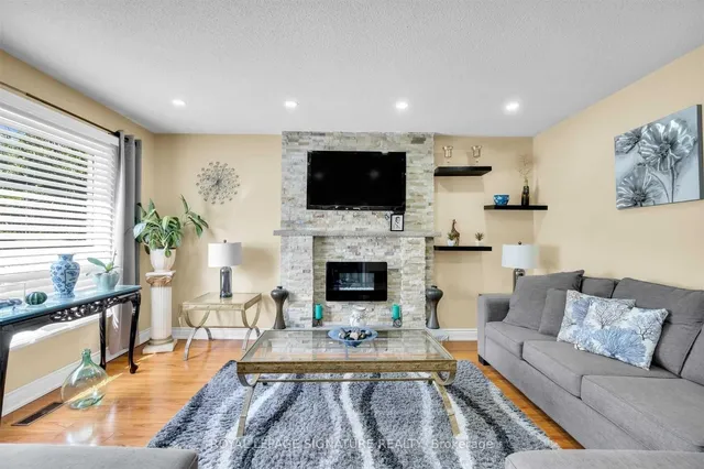 Additional image 14 of 16 Hyatt Dr