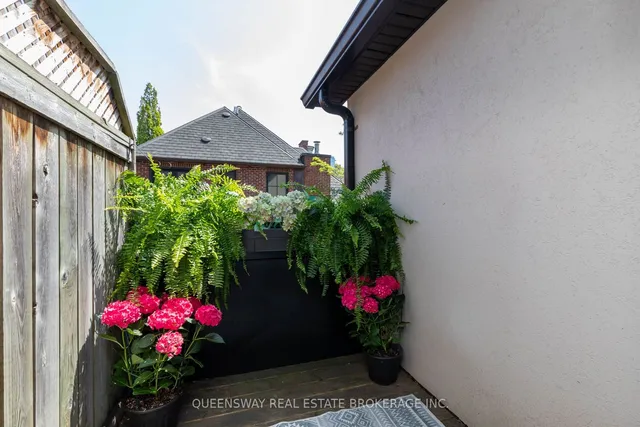 Additional image 14 of 232 St. George St Unit 19