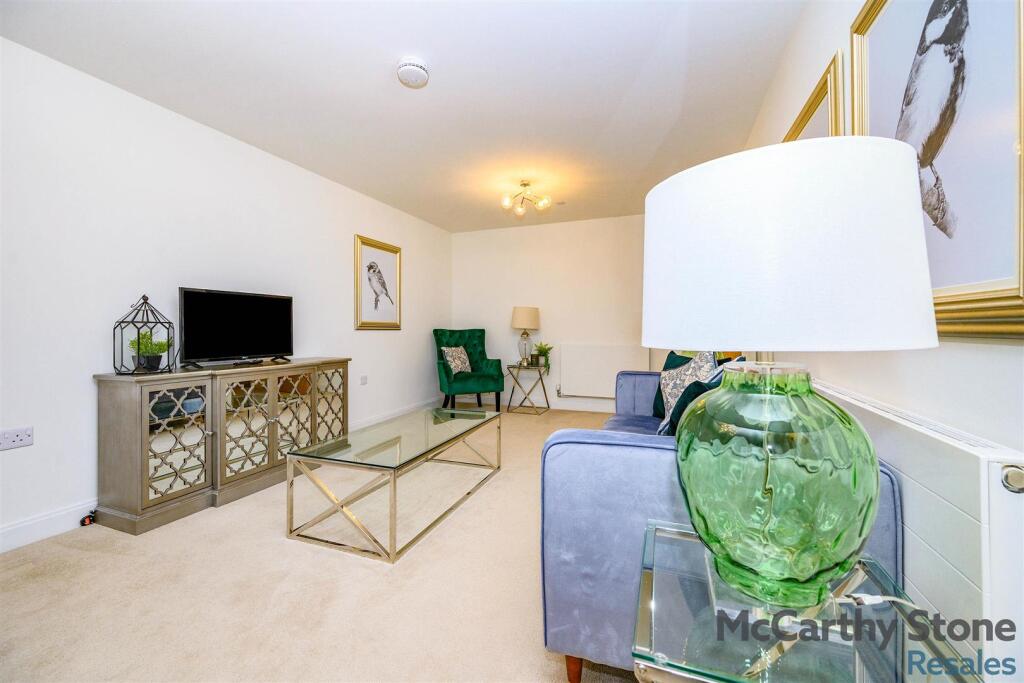 Additional image 5 of Great North Road, Hatfield