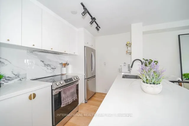 Additional image 5 of 725 King St Unit 811