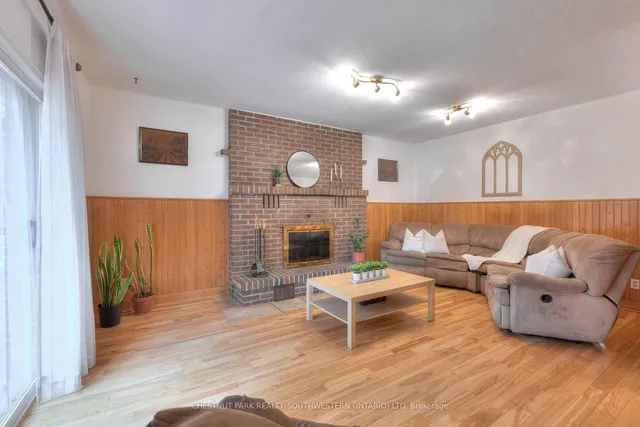 Additional image 17 of 105 Sabrina Cres