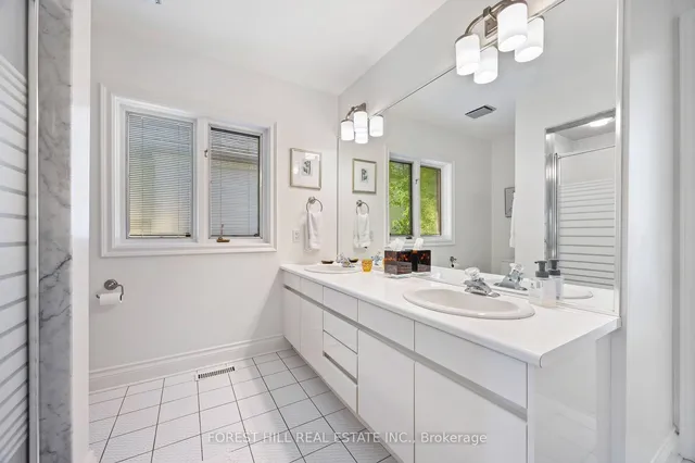 Additional image 18 of 88 Yonge Blvd