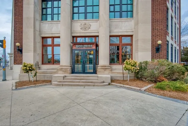 Additional image 3 of 404 King St Unit 610