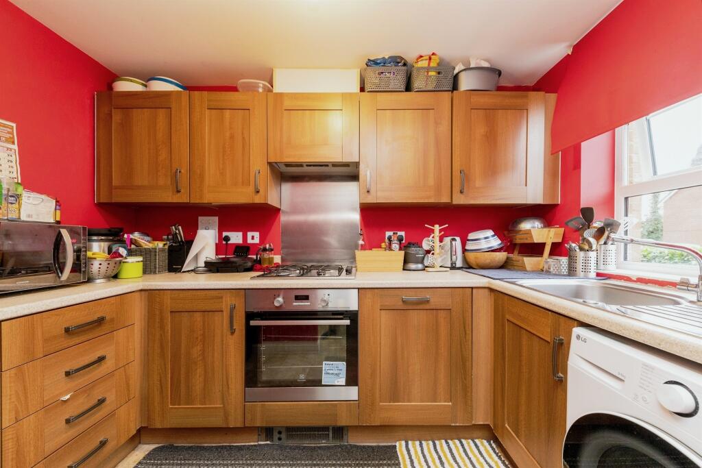 Additional image 4 of Sandpiper Close, Hatfield