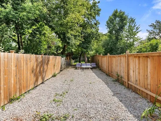 Additional image 34 of 165 Howland Ave