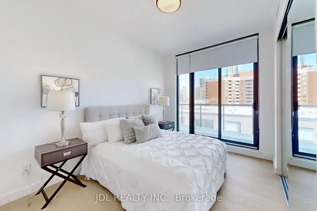 Additional image 16 of 81 Wellesley St Unit 902