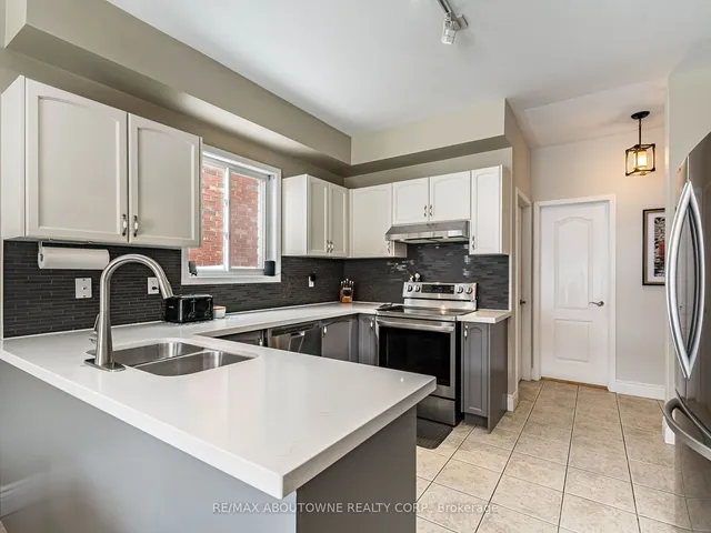 Additional image 18 of 1030 Donnelly St