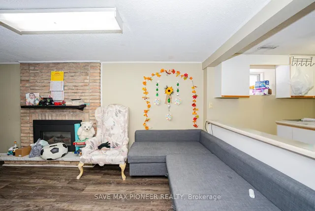 Additional image 17 of 122 Centre St