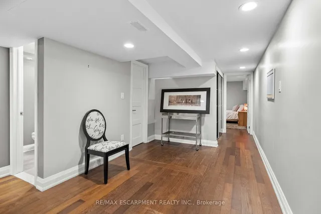 Additional image 27 of 3230 New St Unit 3