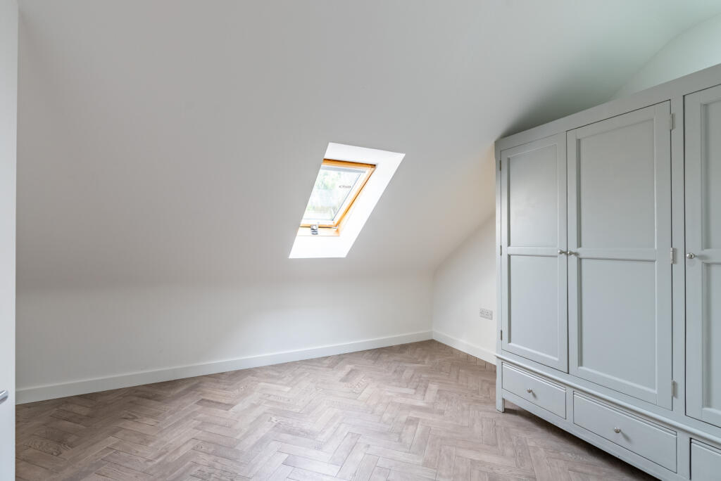 Additional image 17 of Mount Drive, Park Street, St. Albans, Hertfordshire, AL2