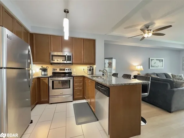 Additional image 15 of 100 John St Unit 403