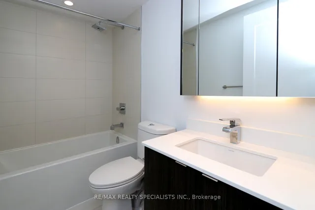 Additional image 18 of 1 Edgewater Dr Unit 313