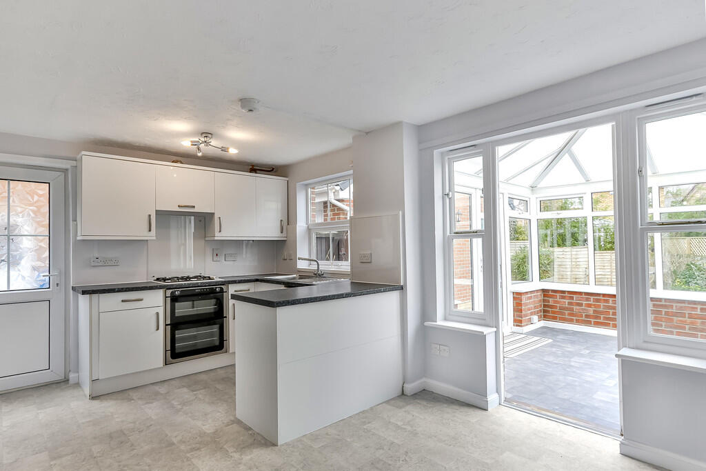 Additional image 7 of Twin Oaks Close, Broadstone