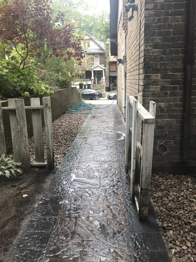 Additional image 24 of 8 Fairmount Cres