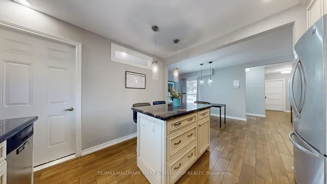 Additional image 15 of 1007 Earl Cres