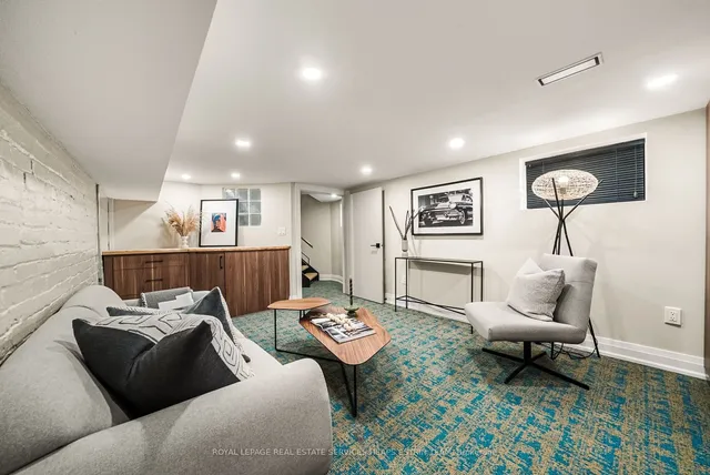 Additional image 33 of 104 Winchester St