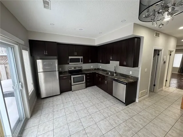 Additional image 3 of 38 Howe Dr Unit 3A