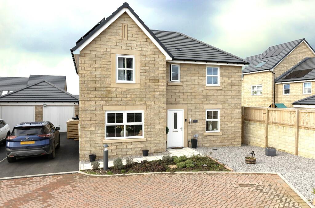 Wood Avens Close, Fensiscowles, Blackburn